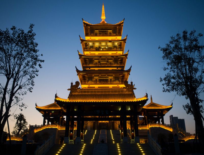 危楼高百尺,手可摘星辰,摄于南海桂城魁星阁