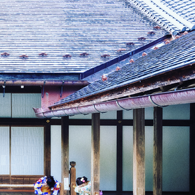 7月份在逛岚山天龙寺的时候遇见的两个日本妹子（因为有...
