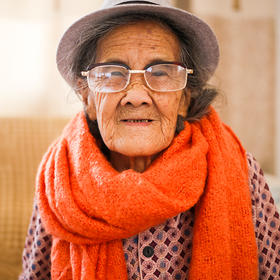 给九旬高龄的外婆拍的一组时尚写真
