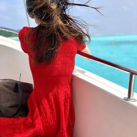 取景：马尔代夫船上见到前面座位的小姐姐

曝光：0
...
