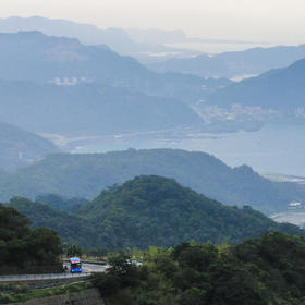 取景：台湾九份山城远眺山景。
曝光：f16,ISO100
虚...