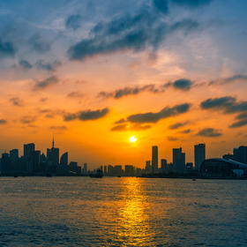 取景：35mm 浦江两岸日暮 钢筋混凝土城市里的日暮风光...