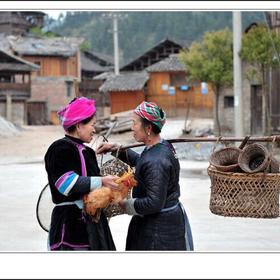 贵州小黄村，是侗歌大赛中发源地。偶遇一对家庭主妇在...