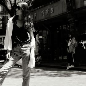 拍摄地：西安钟楼德福巷
模特自身比较中性，动作是我让...
