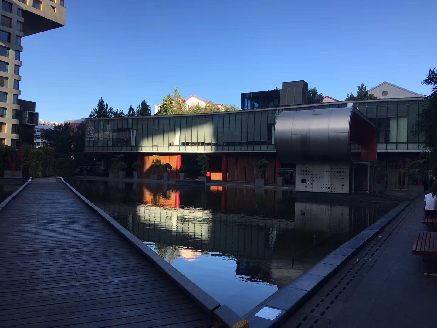 芳草地 (北京市朝阳区朝外二条东巷)          导航