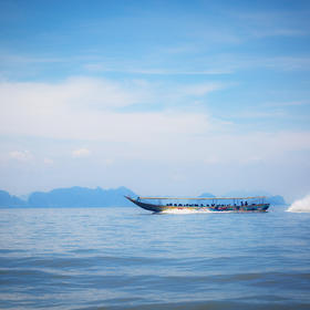 取景：普吉岛攀牙湾，比较有特色的长尾船

曝光：
...