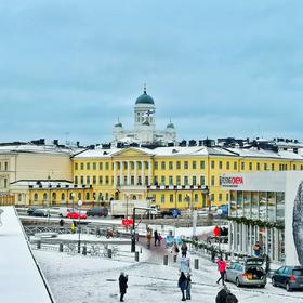 取景：初冬到美丽的赫尔辛基出差，正好赶上第一场大雪...