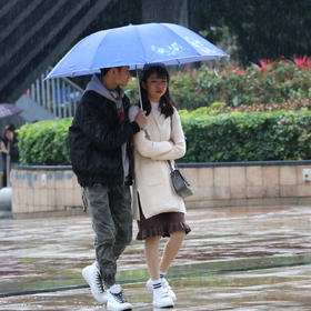 8℃下着雨的广州，有我陪着你一起