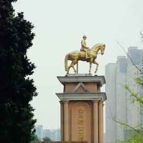 金马骑士大道上的雕像