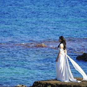 在意大利西西里岛巴戈里亚海边使用长焦镜头帮媳妇拍的...
